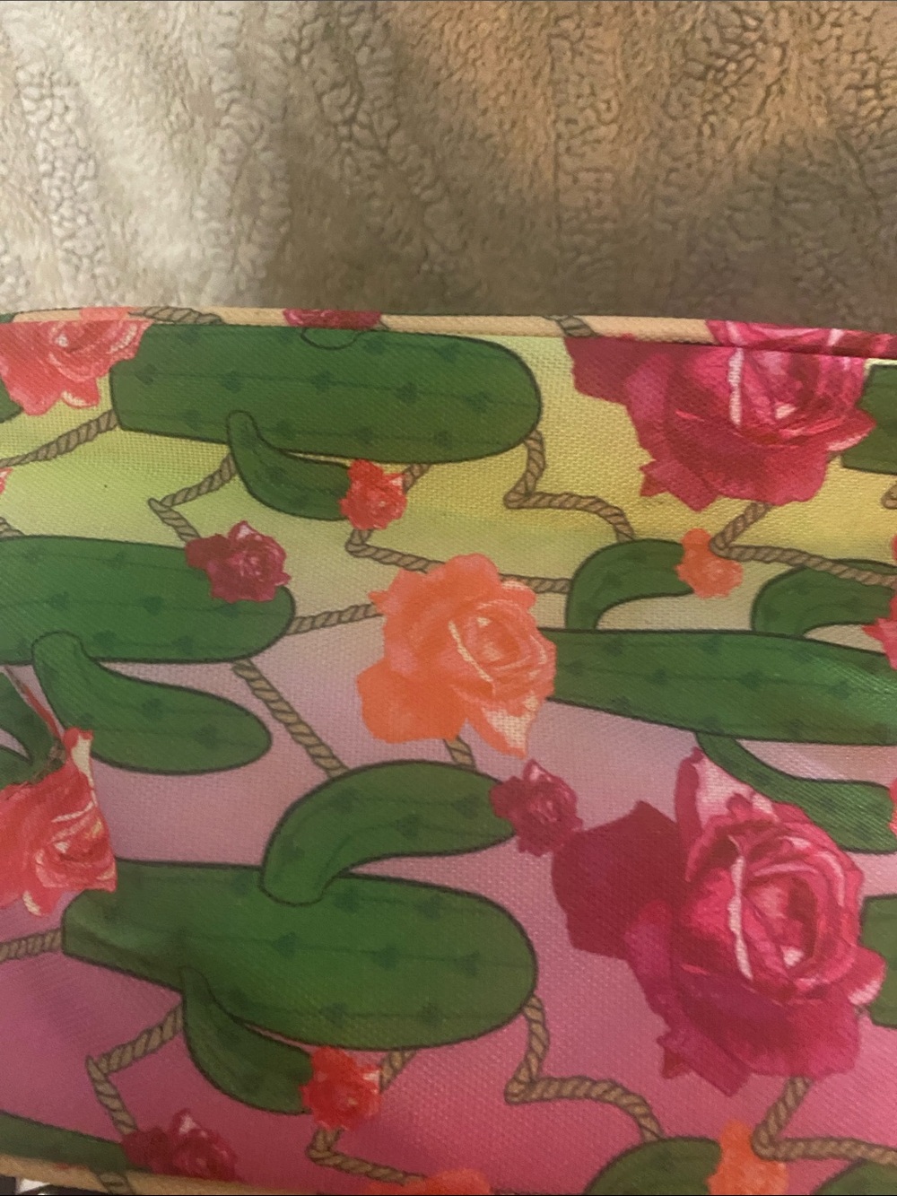 Betsey Johnson Pink Green & Red Cactus Rose Crossbody Bag lunch bag - Picture 5 of 5